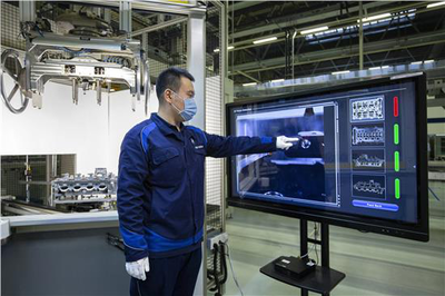 数字化战略驱动未来 华晨宝马应用创新AI技术与触控产品，引领高品质汽车智造新篇章